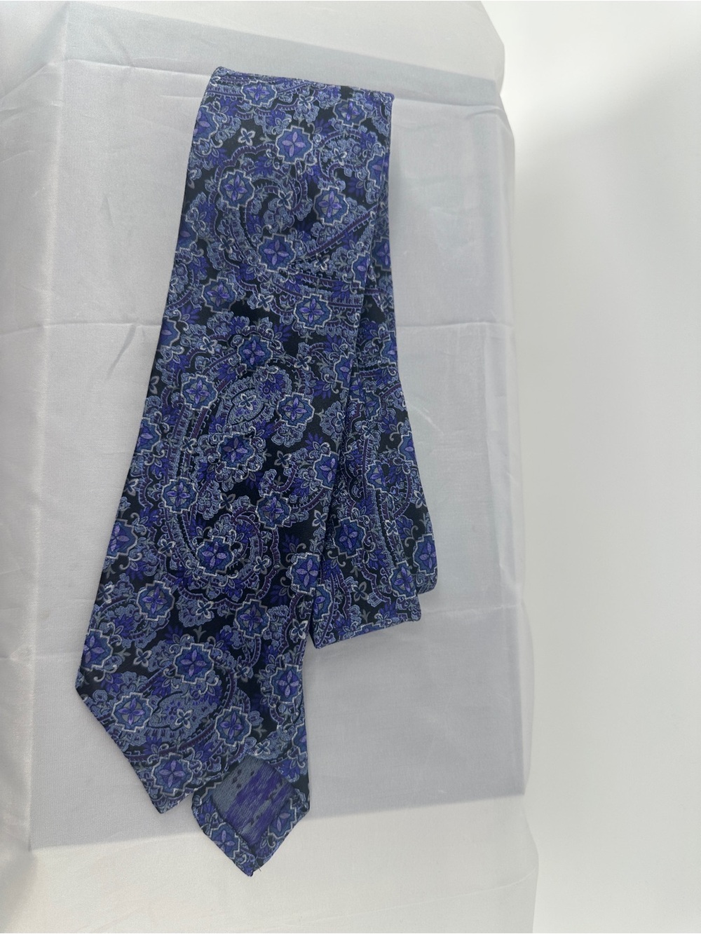 robert talbott Newman 7 Fold Solid Silk Necktie
